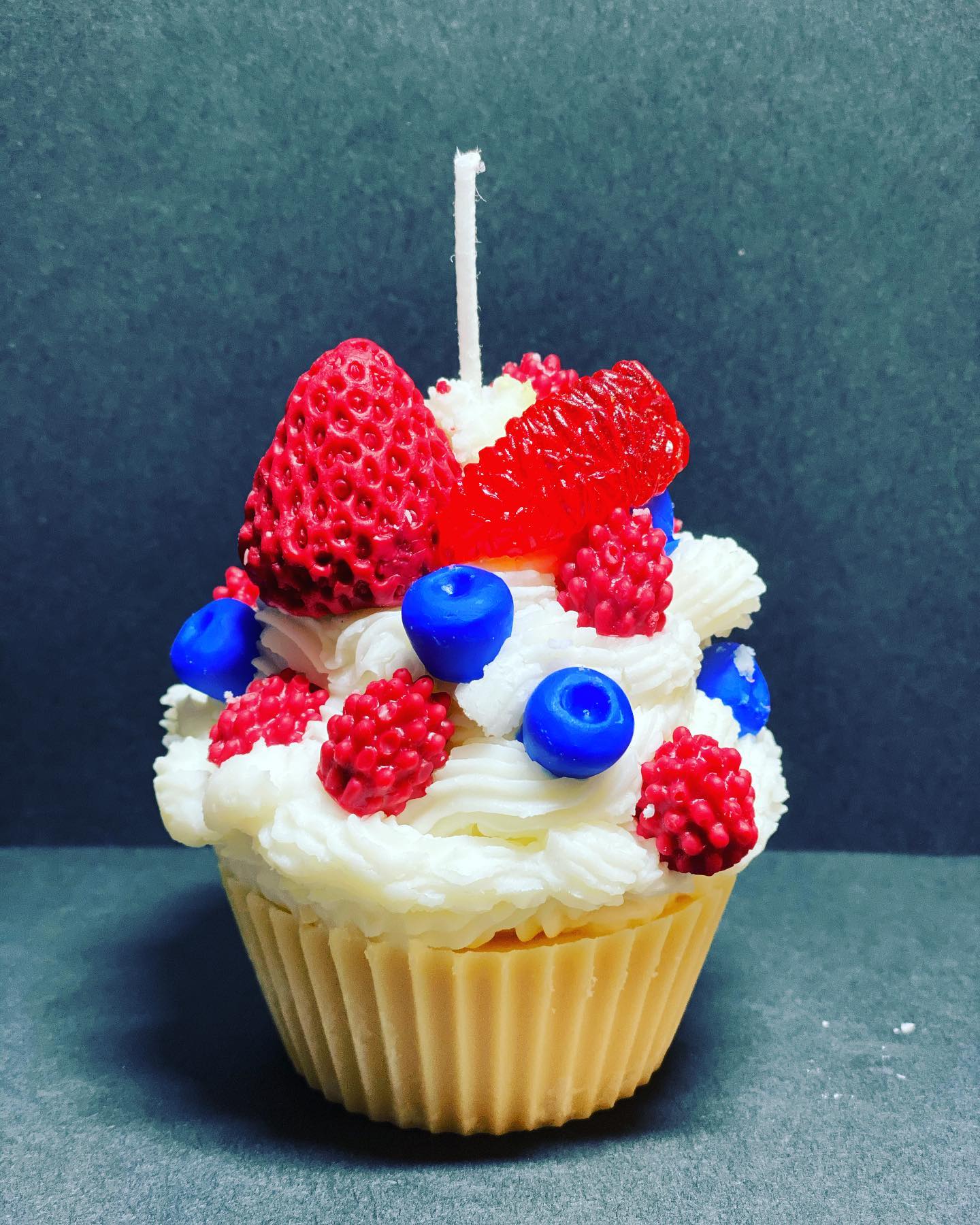 Very-Berry Cupcake Candle